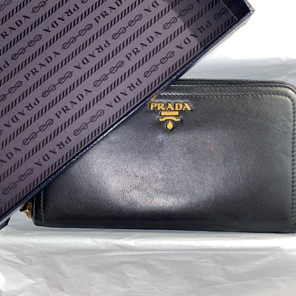 Prada soft leather zip up wallet in black (Nero) - Picture 9 of 13